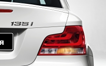 Задние фонари на белом BMW 1 серии Coupe 135i